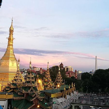 Dengba Hostel Yangon Bagian luar foto