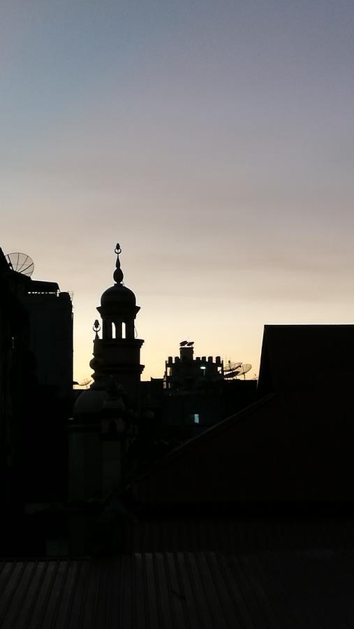 Dengba Hostel Yangon Bagian luar foto