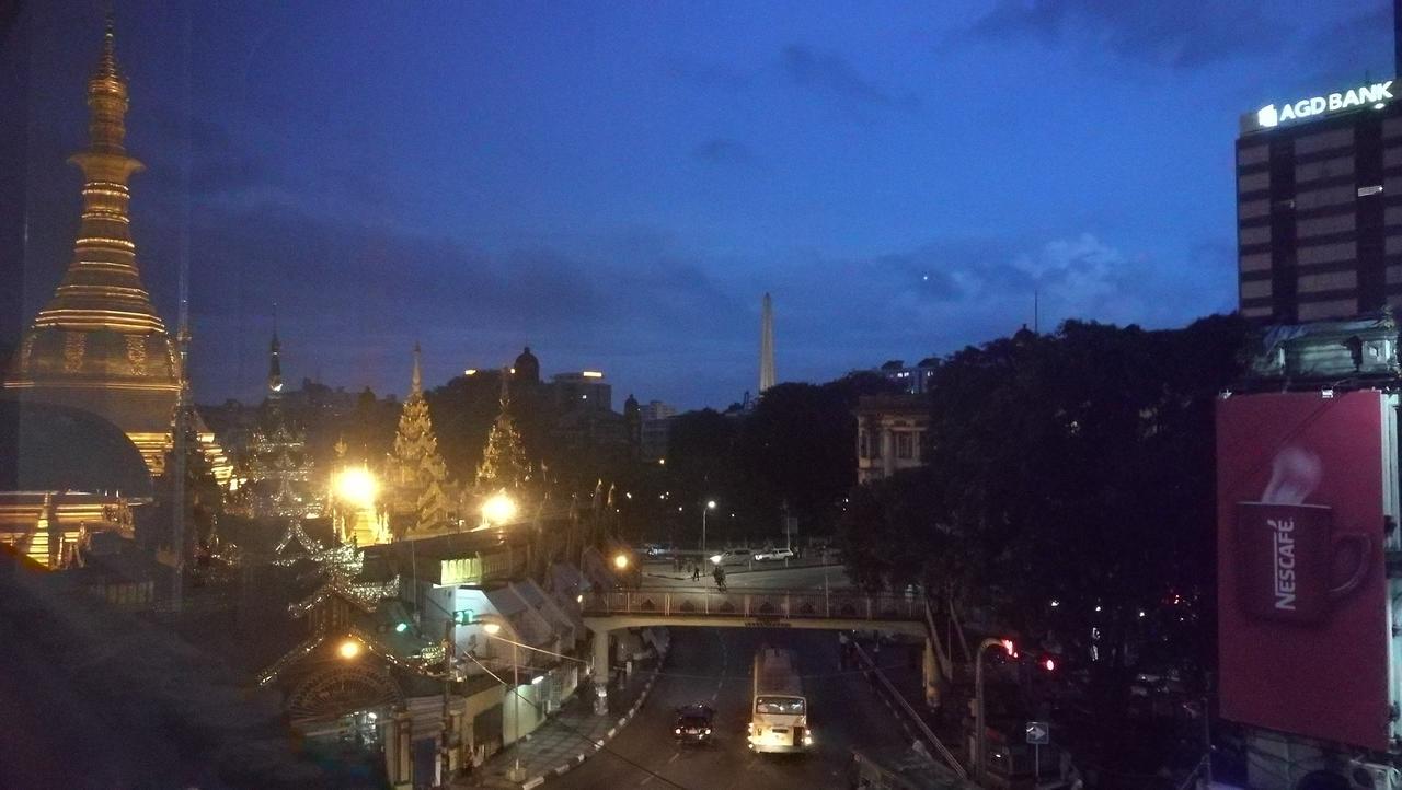 Dengba Hostel Yangon Bagian luar foto
