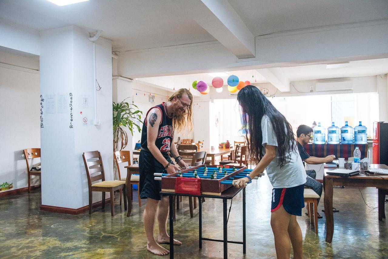 Dengba Hostel Yangon Bagian luar foto