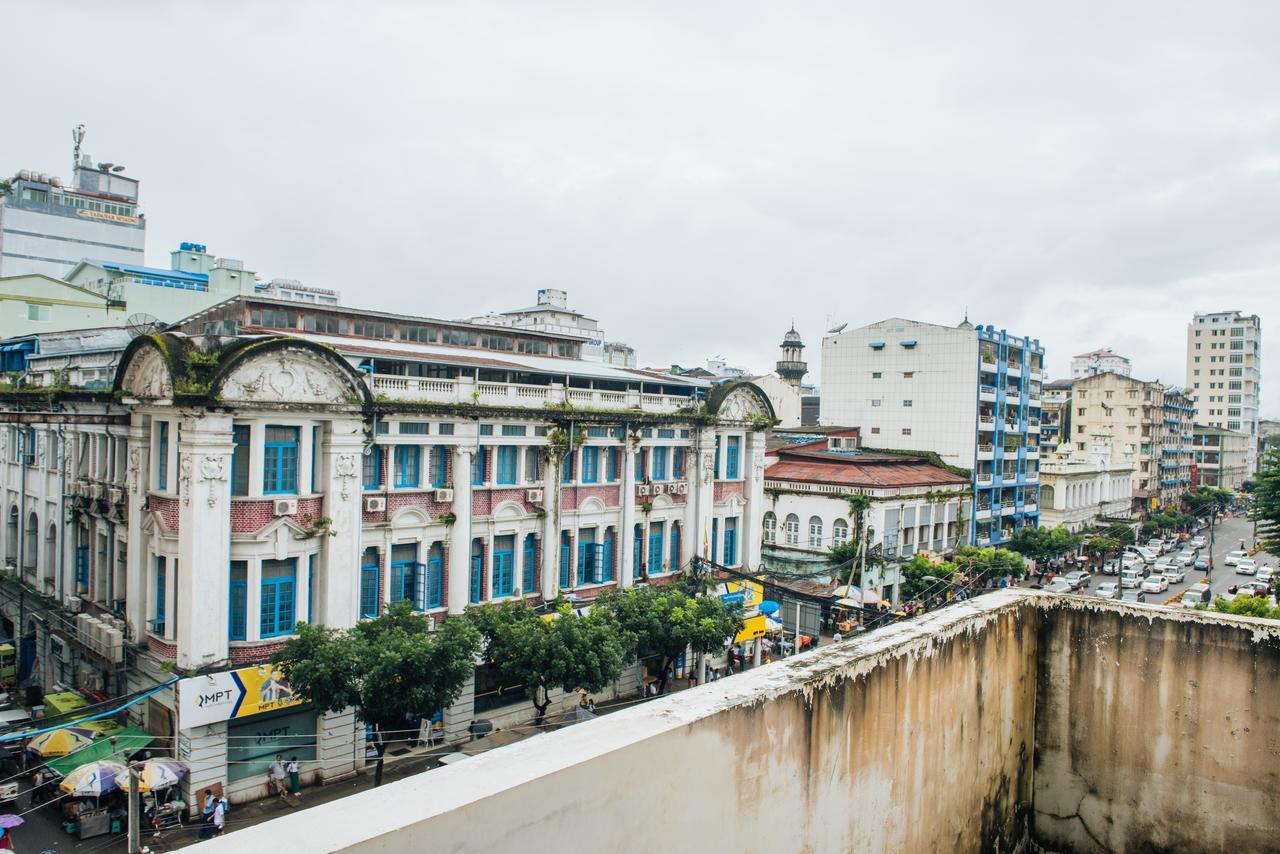 Dengba Hostel Yangon Bagian luar foto