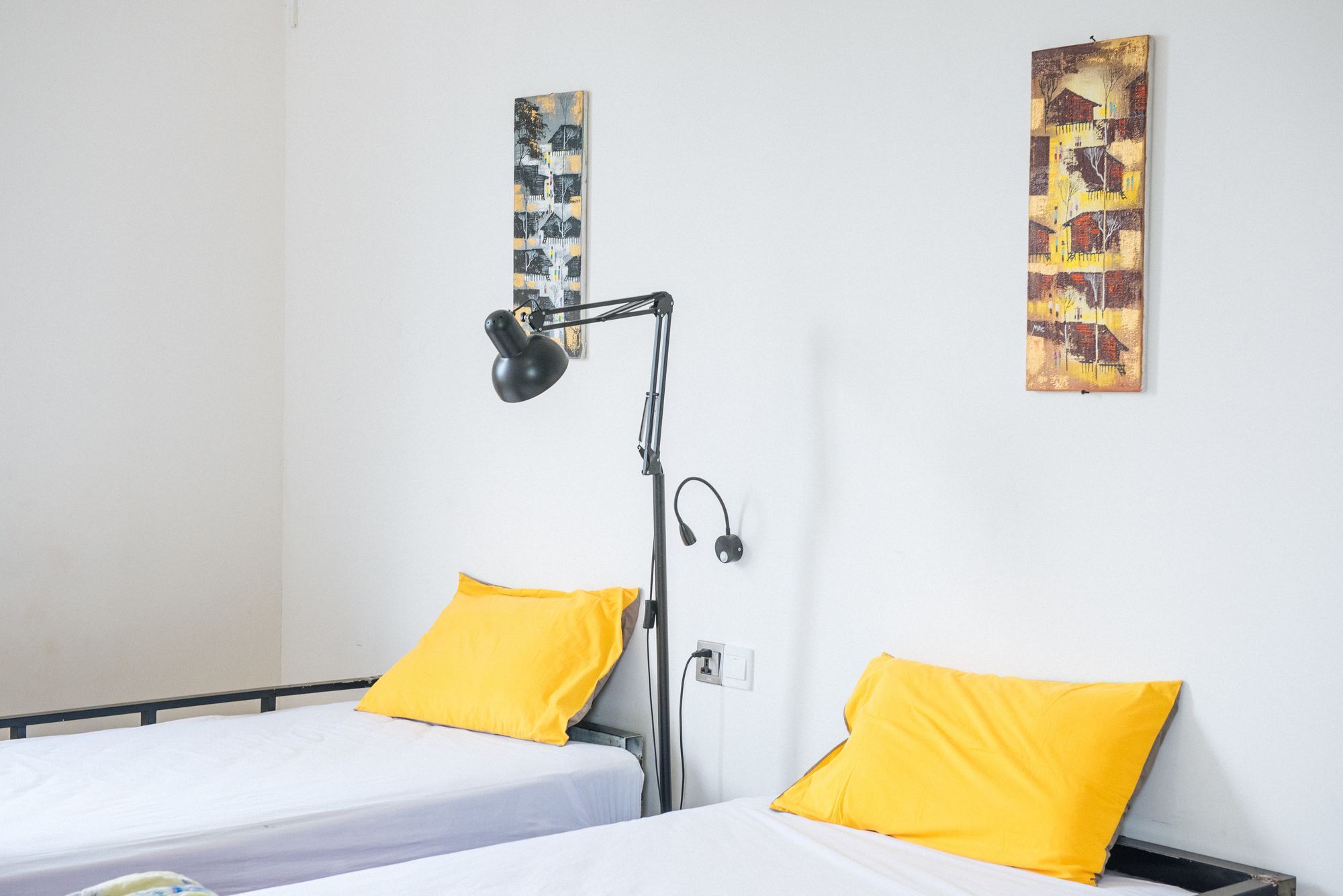 Dengba Hostel Yangon Bagian luar foto