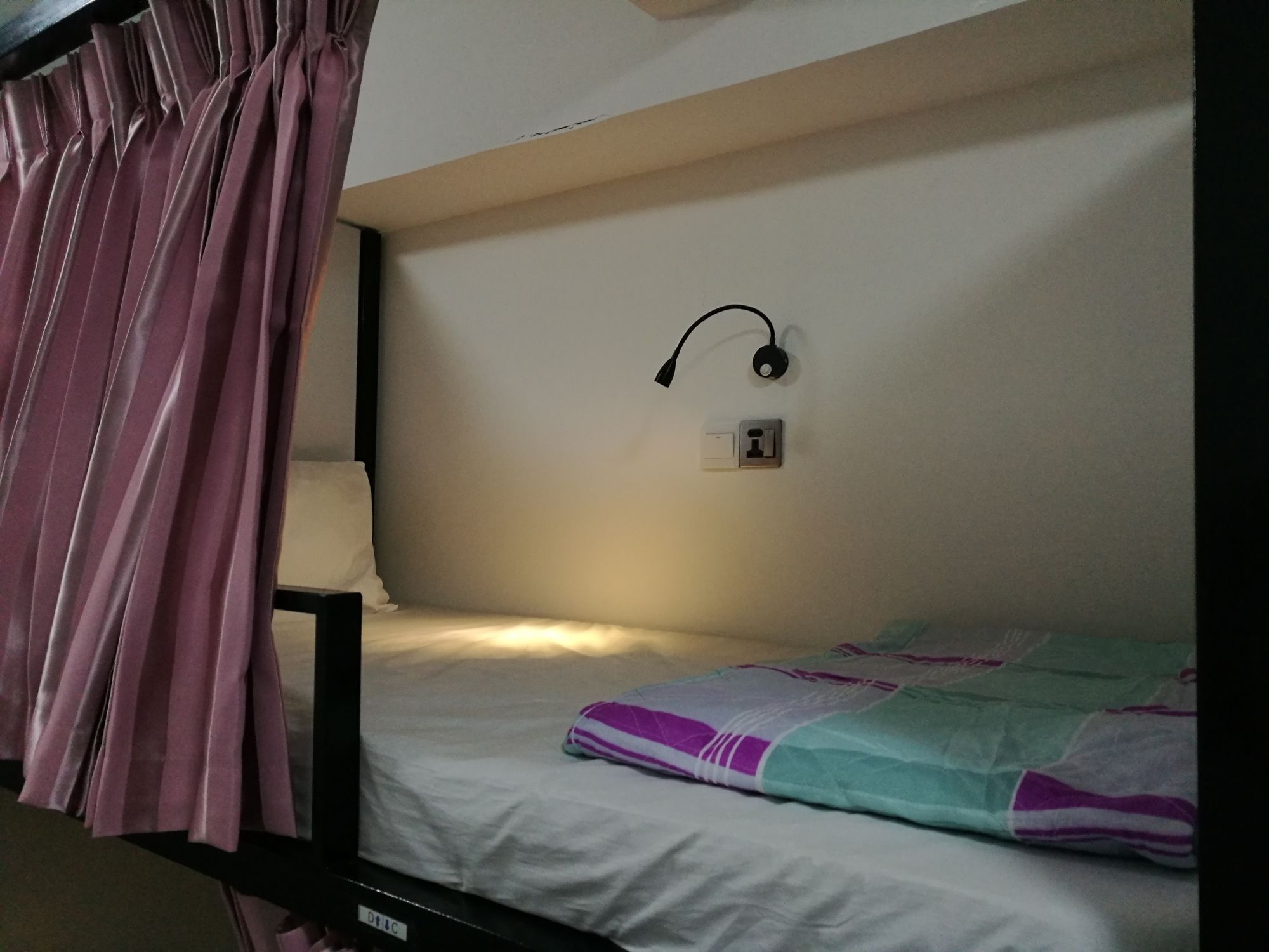 Dengba Hostel Yangon Bagian luar foto