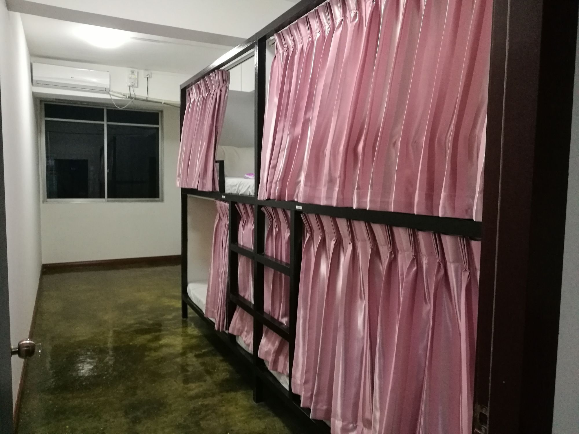 Dengba Hostel Yangon Bagian luar foto