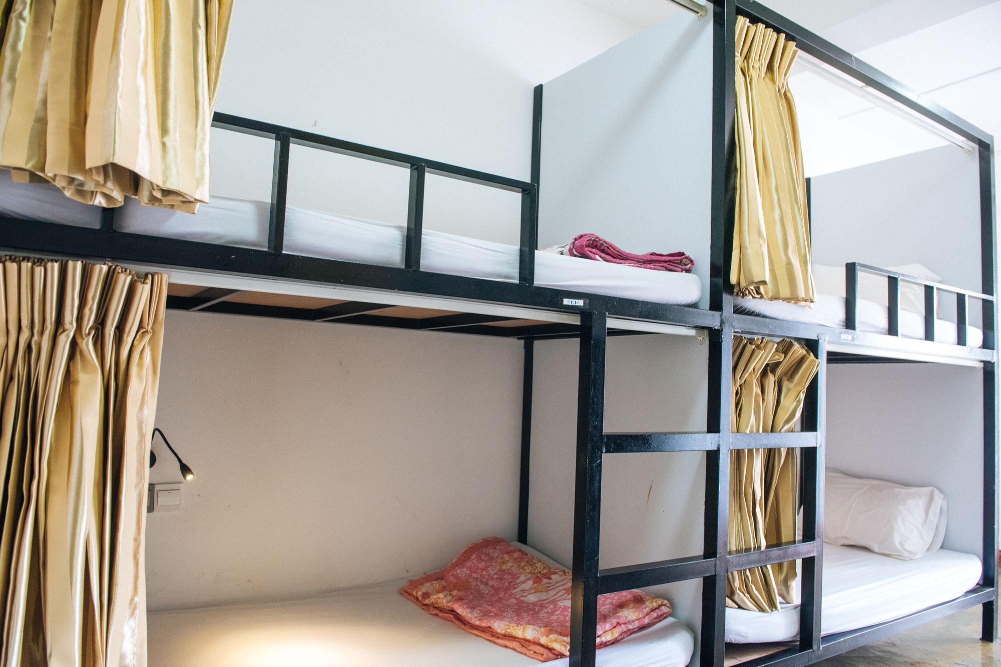Dengba Hostel Yangon Bagian luar foto