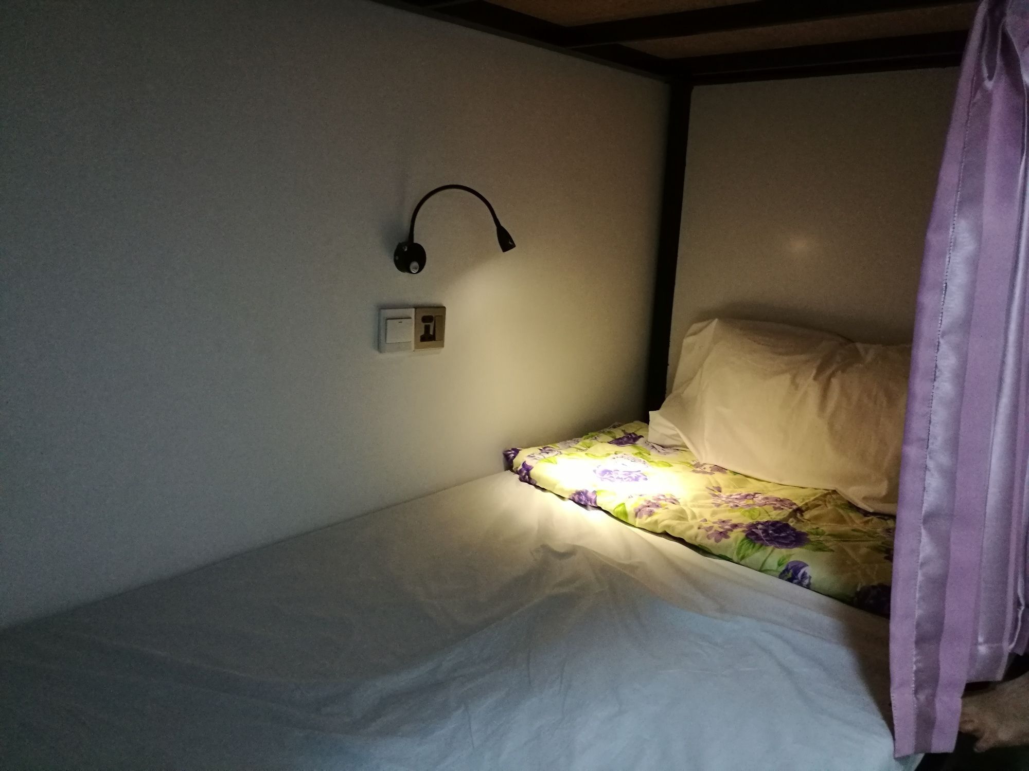 Dengba Hostel Yangon Bagian luar foto